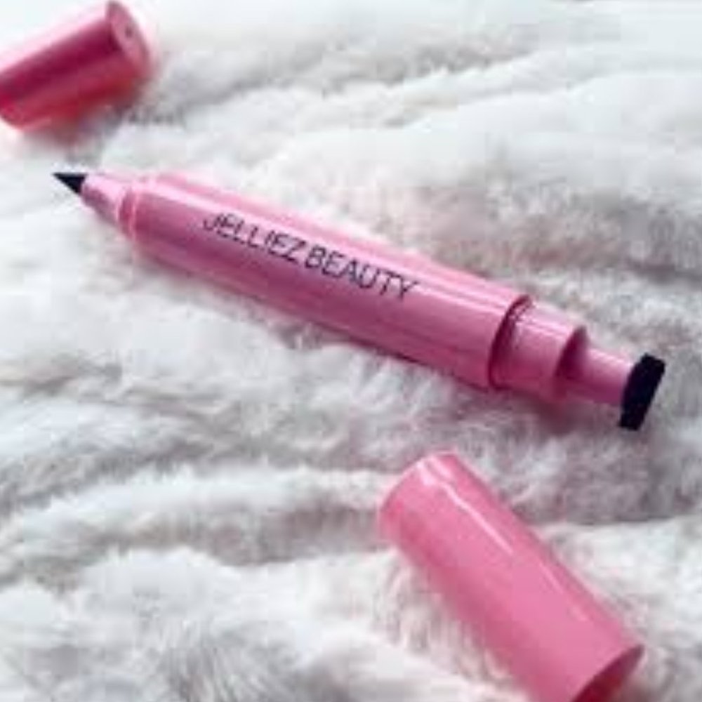 NEW -   JELLIEZ BEAUTY -  Double sided wing stamp eyeliner